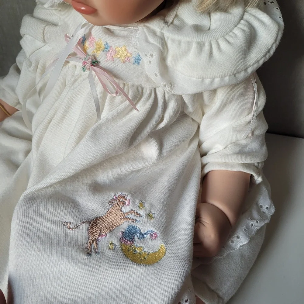 1998 Royal Vienna Doll 
